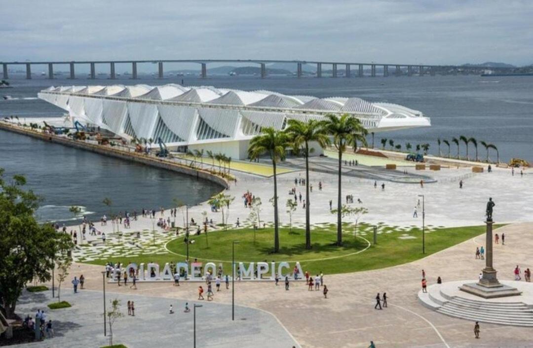 Apto Moderno Com Varanda, Piscina E Academia Apartamento